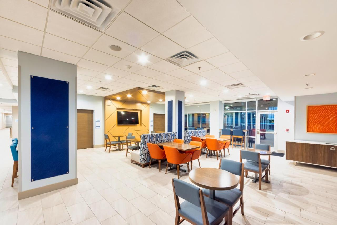 Holiday Inn Express & Suites - Harrisonburg University Area By Ihg Ngoại thất bức ảnh